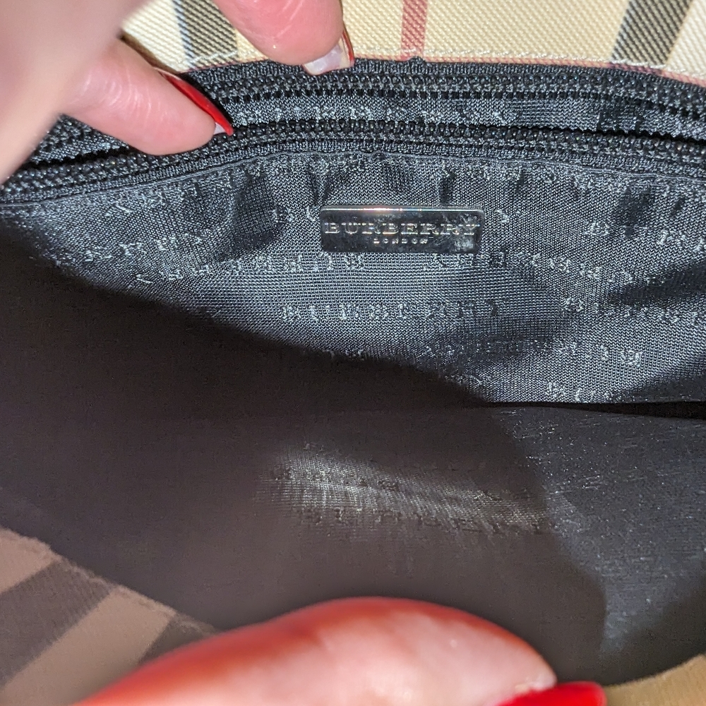 Burberry handbag - Picture 9 of 11